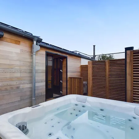 Jolie Maison Pour 6 - Jacuzzi - Proche De La Holiday home *
